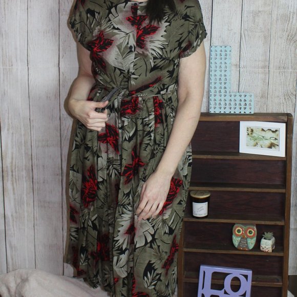 Russ Petites Dresses & Skirts - Vintage Floral Midi Skirt